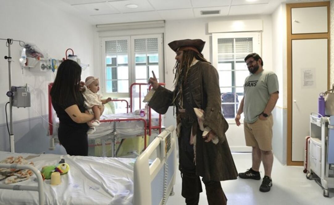El actor visito el Hospital público Infantil Niño Jesús, en el centro de Madrid, y ha recorrido el área de oncología del centro sanitario. Foto: Captura de Pantalla