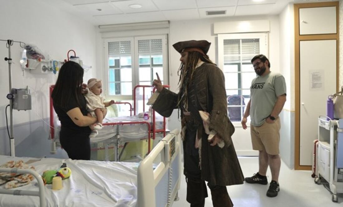 El actor visito el Hospital público Infantil Niño Jesús, en el centro de Madrid, y ha recorrido el área de oncología del centro sanitario. Foto: Captura de Pantalla
