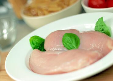 México analiza interponer cuota compensatoria a pollo de EU por comercio desleal; sería de 25.7%