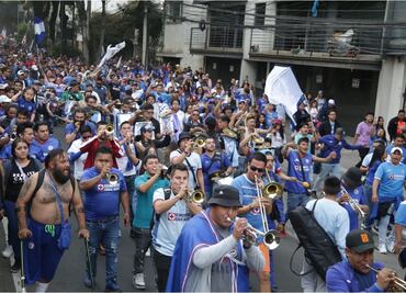 Caravana y fiesta cementera, La Sangre Azul regresó al estadio Ciudad de los Deportes