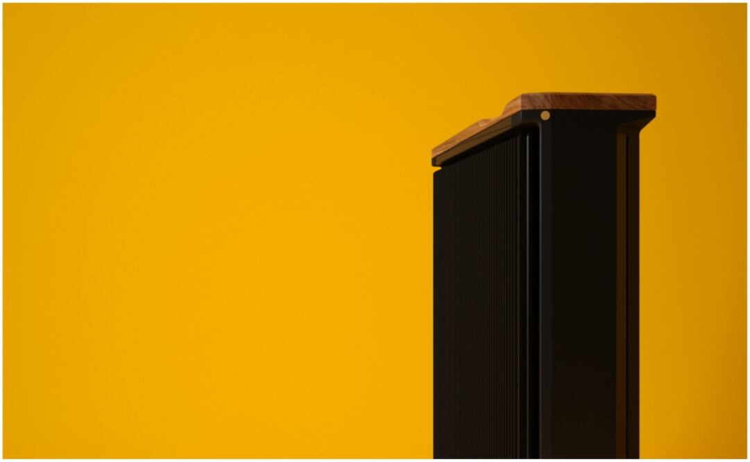 El QC1 presenta dos GPU AMD (Sapphire Nitro + Radeon RX580 con 8 GB de VRAM) y está diseñado para extraer Ethers por defecto