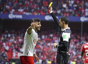 Dudoso arbitraje en el Toluca vs Chivas