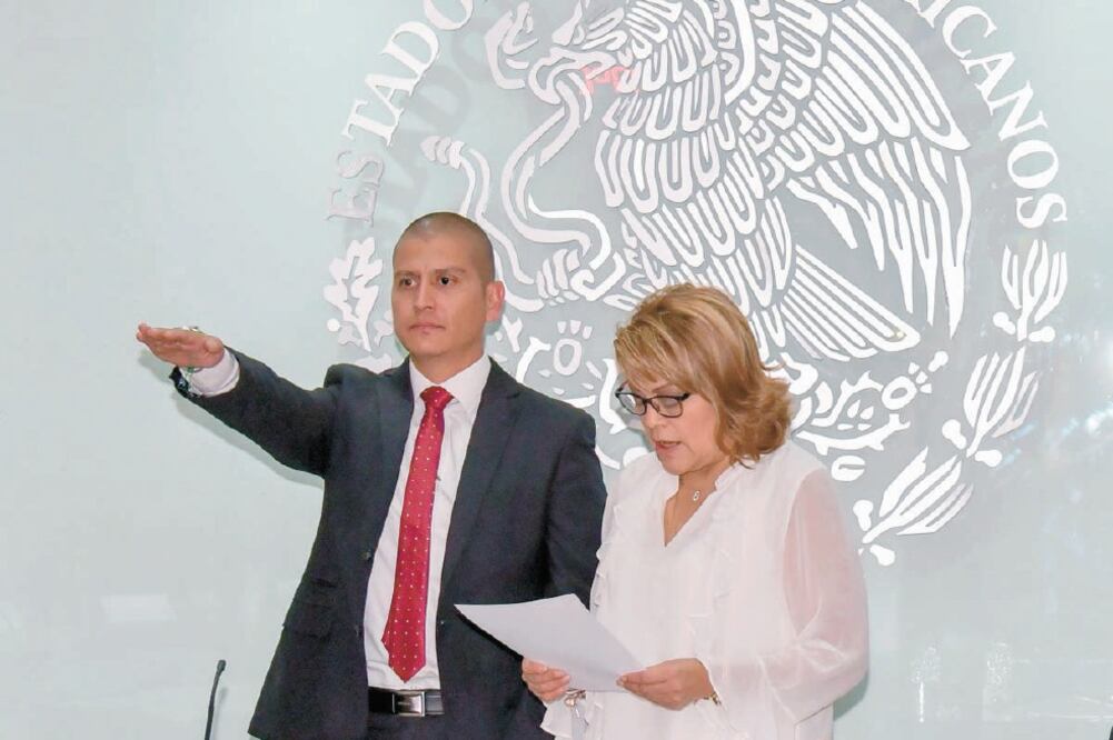 La alcaldesa Ruth Olvera Nieto le tomó protesta a Francisco Mariano López Camacho, de 40 años, quien es militante del Partido Encuentro Social. Foto: ESPECIAL