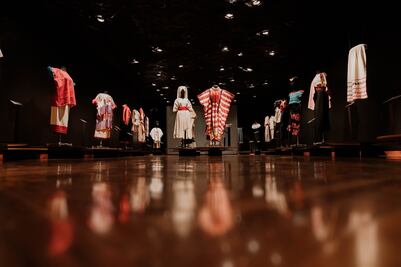 "Entre la moda y la tradición", la expo de Madame Rostan en el Franz Mayer