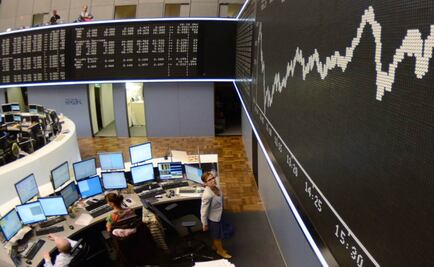 Bolsas europeas abren a la baja tras investidura presidencial de Trump en EU; Madrid, Fráncfort y Milán, las que más cayeron