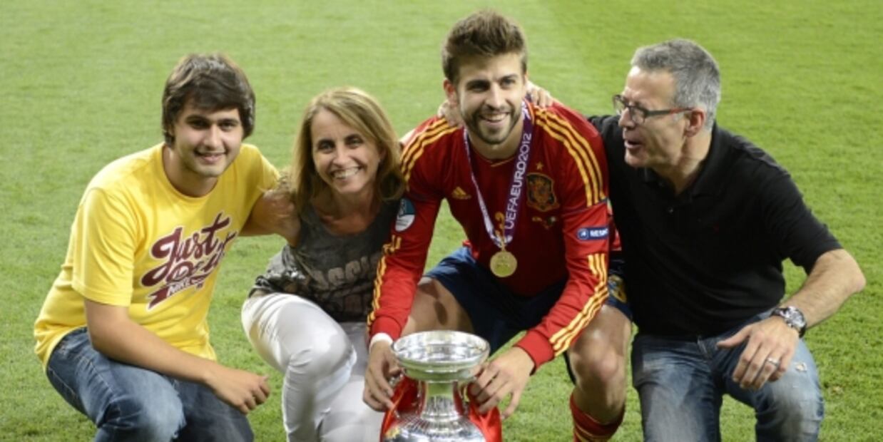 ¿Clara Chía o madre de Piqué? Captan a mujer rubia conviviendo con el futbolista y sus hijos 