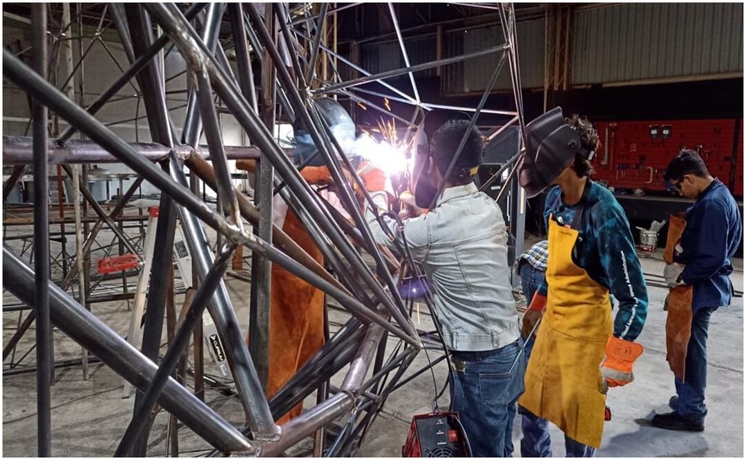 Estudiantes de soldadura en la ITACE Tamaulipas participan en construcción de Virgen monumental de El Chorrito (30/10/2024). Foto: Especial