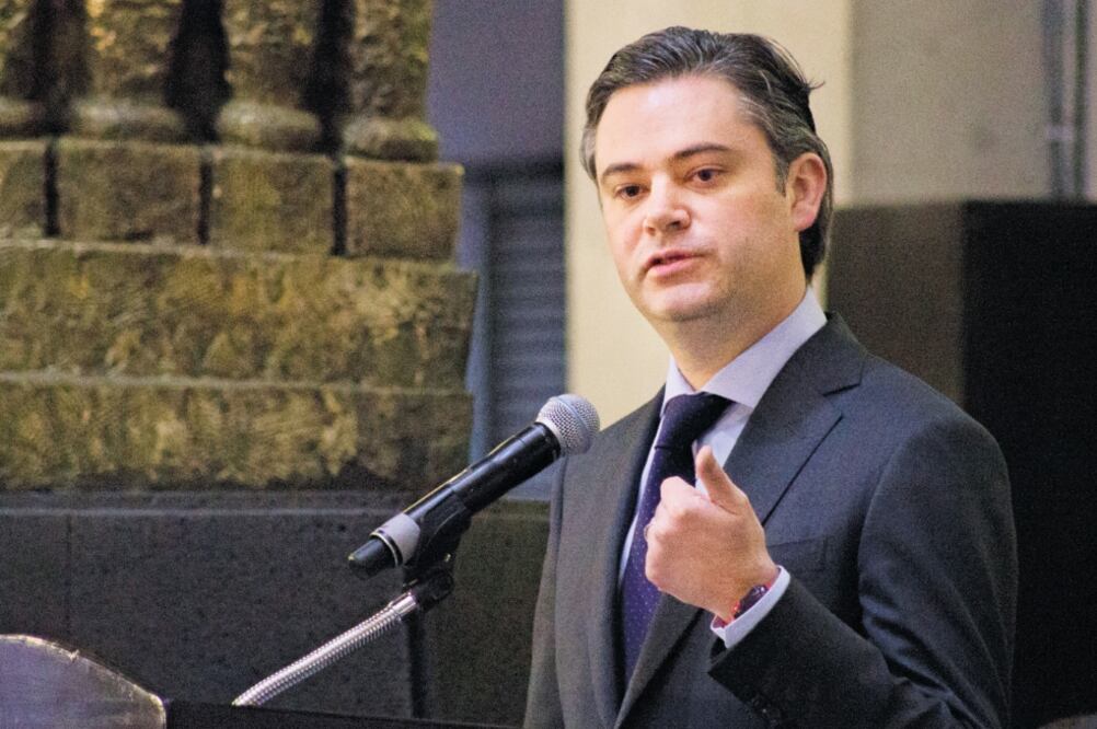 El secretario de Educación Pública, Aurelio Nuño, afirma que los desafíos en ese nivel se relacionan con la cobertura, equidad, calidad, investigación, vinculación con el mercado laboral y financiamiento del sector (JENIFER NAVA. EL UNIVERSAL)