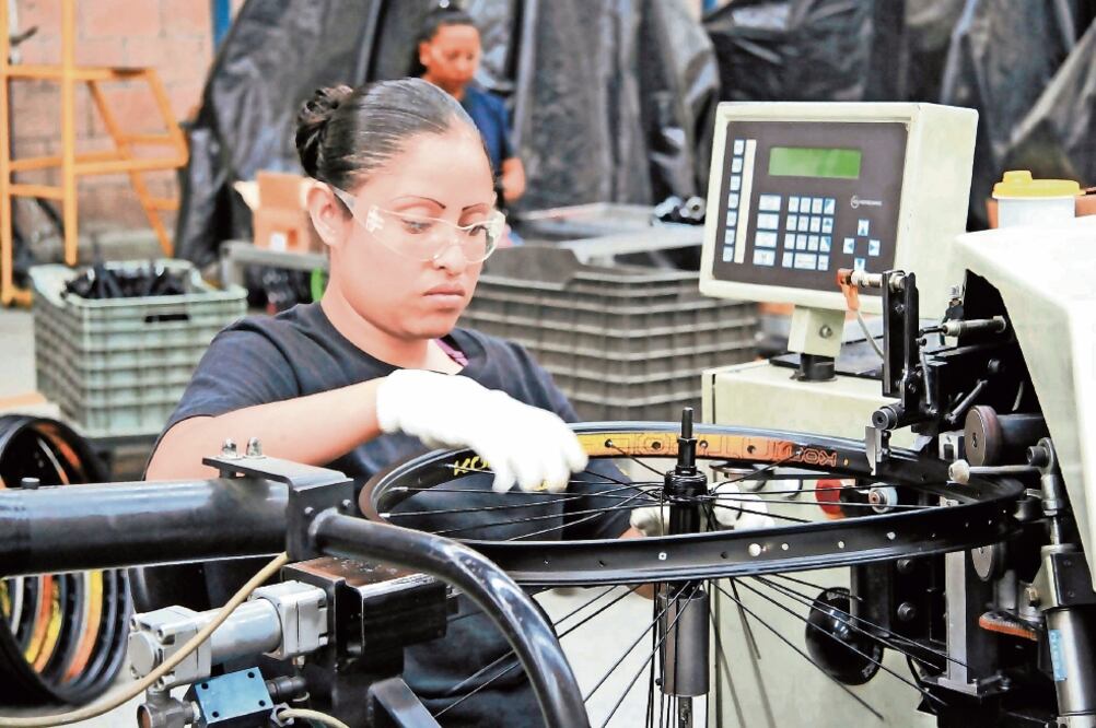 El Consejo de Asesores Económicos en Estados Unidos estima que entre 2.2 y 3.1 millones de empleos en el país están amenazados por avances tecnológicos (ARCHIVO EL UNIVERSAL)