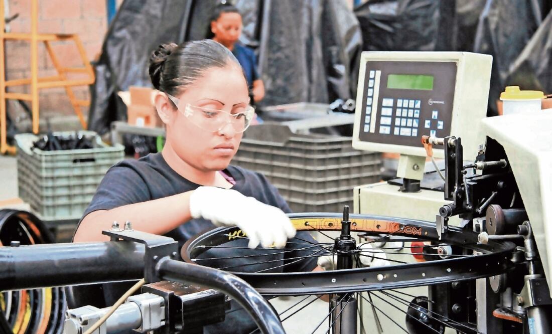 El Consejo de Asesores Económicos en Estados Unidos estima que entre 2.2 y 3.1 millones de empleos en el país están amenazados por avances tecnológicos (ARCHIVO EL UNIVERSAL)