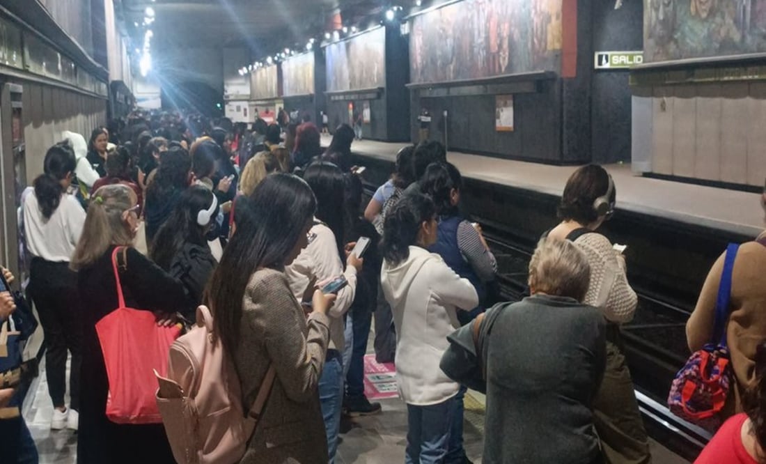 Líneas 3 y 8 del Metro CDMX registran alta afluencia; usuarios esperan hasta 20 minutos para abordar. Foto: Redes sociales