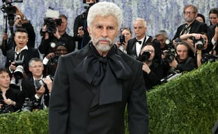 Bad Bunny envejeció para la MET Gala 2026; el cantante lució irreconocible