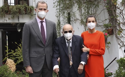 Francisco Brines, en delicado estado de salud, recibe Premio Cervantes