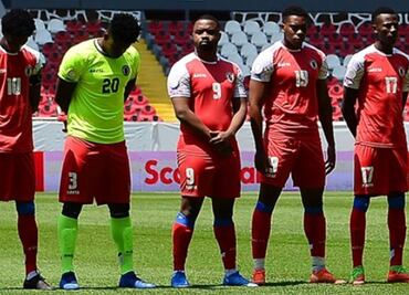 Haití juega frente a Honduras con 10 hombres y con un defensa como portero