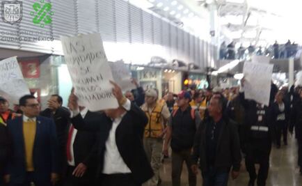Protestan en el aeropuerto de la CDMX
