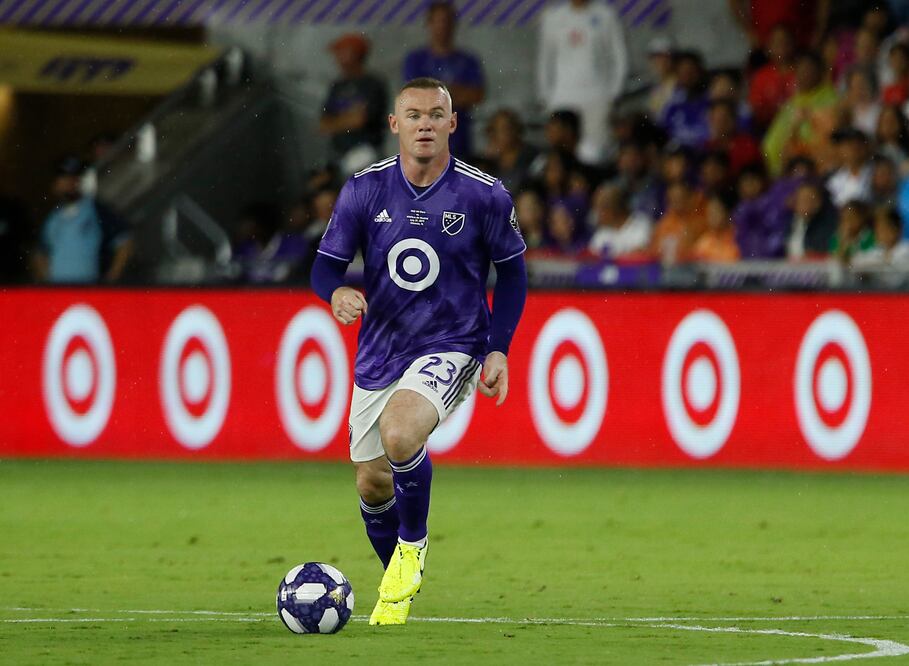 Futbolistas dan entrevistas en pleno Juego de las Estrellas de la MLS