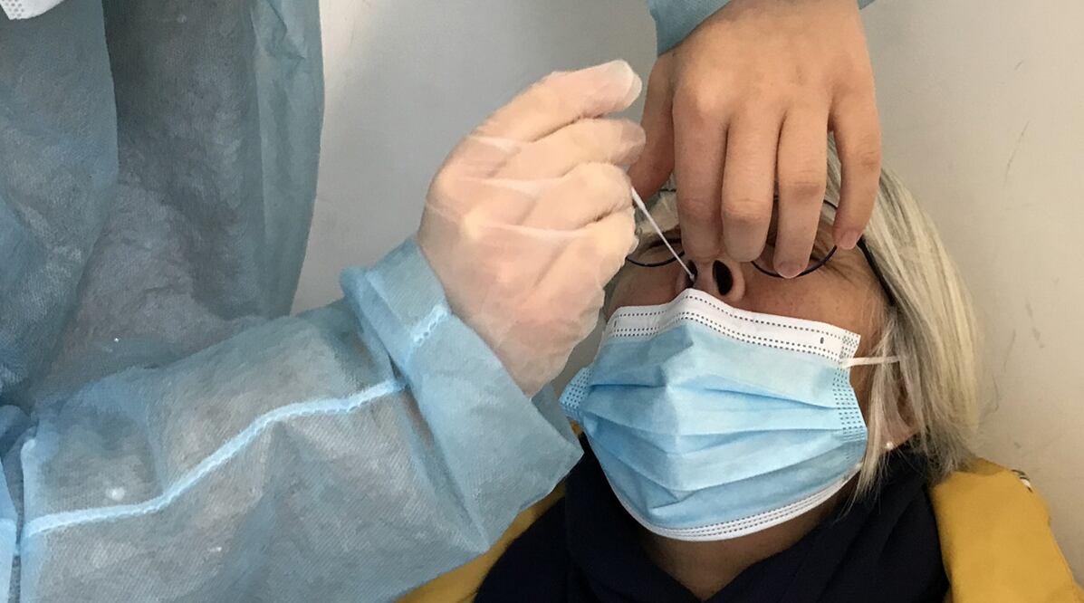 Prueba para diagnosticar Covid-19. Foto: AFP / Bob Edme, archivo