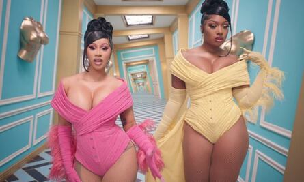 Sensualidad de Cardi B e invitadas impacta en "WAP"