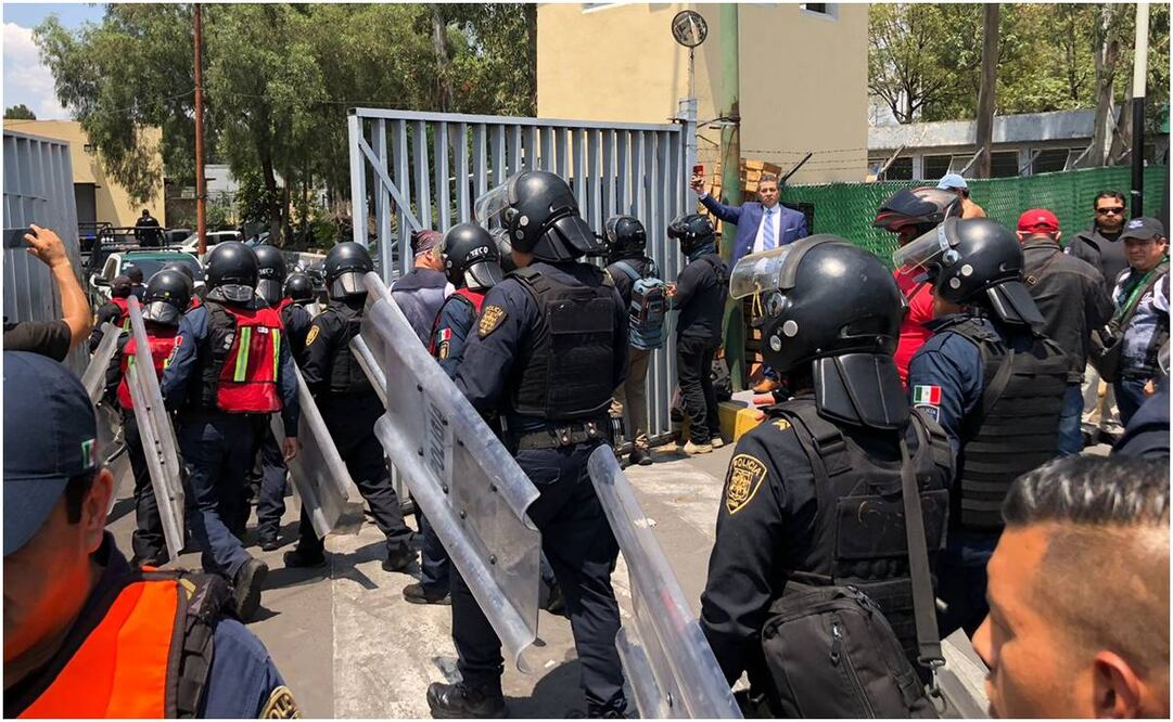 Fuerte movilización policial tras riña en el Reclusorio Oriente. Foto: Isidro Corro/ EL UNIVERSAL