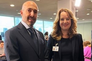 Jack Landsmanas Stern lleva experiencia de Grupo Kosmos a encuentros en Nueva York durante Asamblea de la ONU