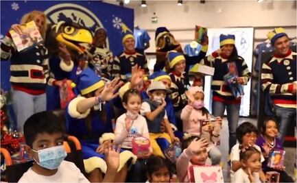 VIDEO: Estrellas del América regalan juguetes a niños por Navidad
