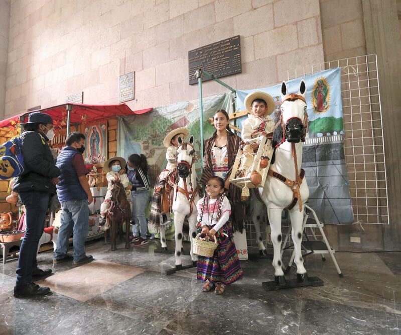 Pocas personas se acercaron a tomarse la foto. Foto: Jorge Alvarado. El Universal