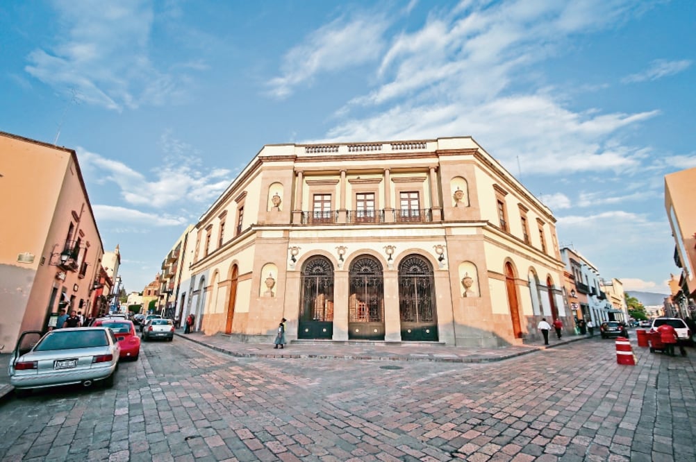 La Cámara Alta cerró en 100 millones de pesos la compra del Teatro de la República con la Fundación Josefa Vergara, propietaria del inmueble histórico (ARCHIVO EL UNIVERSAL)