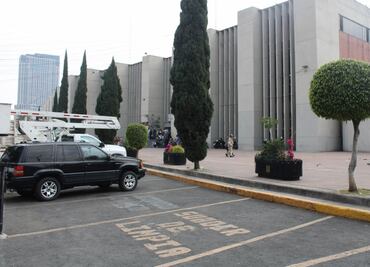 Avanza retiro de autos afuera de ministerios públicos