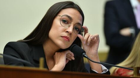 Alexandria Ocasio-Cortez pone contra las cuerdas al fundador de Facebook