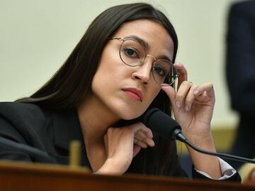 Alexandria Ocasio-Cortez pone contra las cuerdas al fundador de Facebook