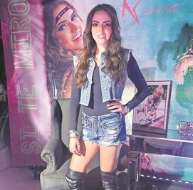 Alexa Castro muestra con orgullo su herencia artística