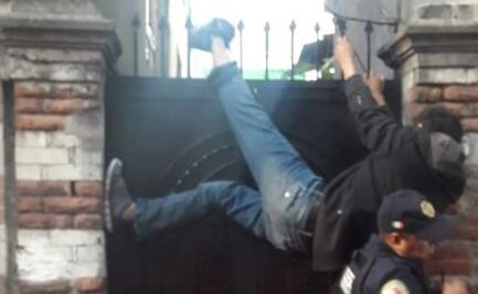 Tras robo, intenta huir y se entierra varilla en la Miguel Hidalgo