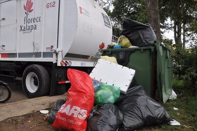 Ofrece Yunes ayuda ante crisis de basura en Xalapa