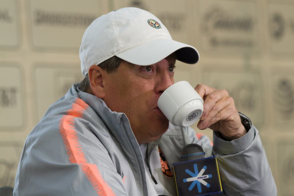 Imago7. Miguel Herrera en conferencia de prensa