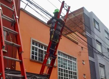 Alcaldía Benito Juárez retira más de una tonelada de cables y 50 postes inservibles en 3 colonias; representaban un riesgo para peatones