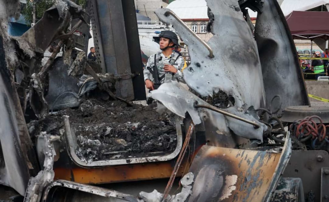 Aspectos de daños por accidente de volcadura que provoca explosión de Pipa de Gas LP en el Puente de la Concordia este 10 de septiembre de 2025. Foto: Luis Camacho/ EL UNIVERSAL