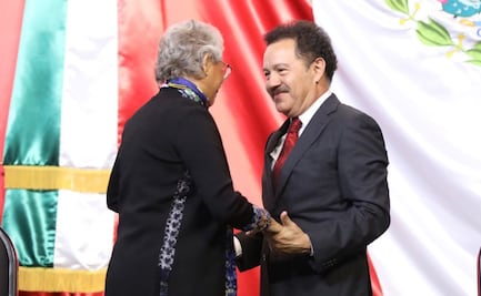 Morena impulsa reforma a la industria eléctrica tras anuncio de AMLO