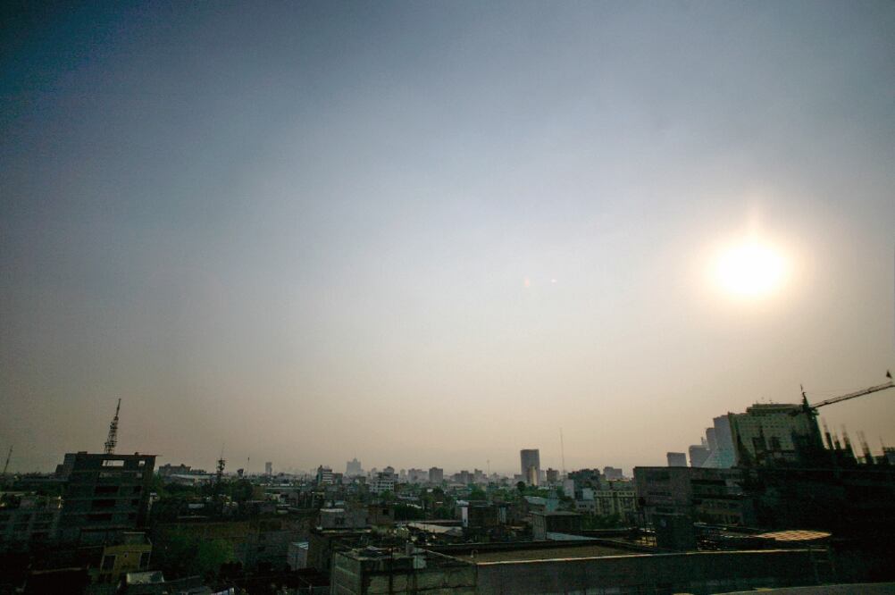 Especialistas afirman que al año entre 50 y 100 personas podrían generar cáncer por concentraciones ambientales de tóxicos atmosféricos en la capital (ARCHIVO EL UNIVERSAL)