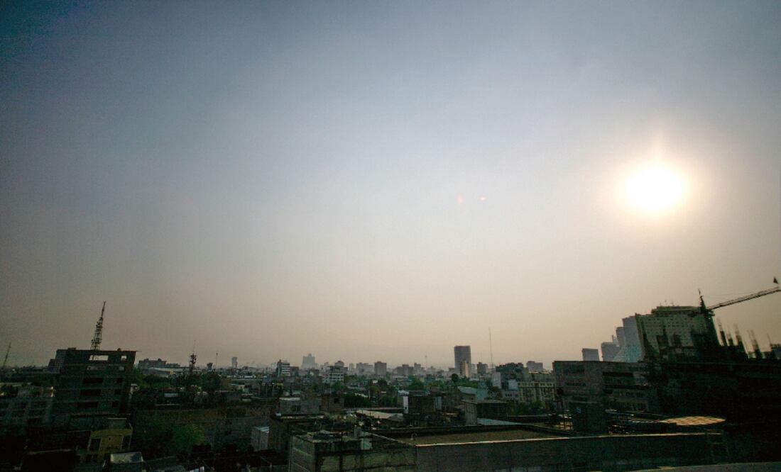 Especialistas afirman que al año entre 50 y 100 personas podrían generar cáncer por concentraciones ambientales de tóxicos atmosféricos en la capital (ARCHIVO EL UNIVERSAL)