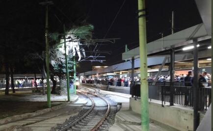 Por falla en tren ligero, suspendieron servicio por más de una hora