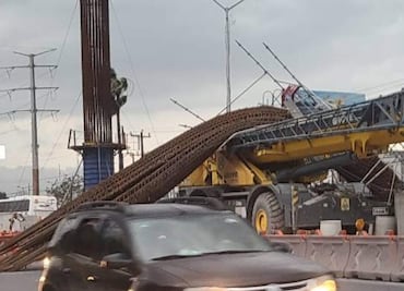 Cae estructura de varillas de Línea 6 del Metro en Apodaca, Nuevo León; no se reportan lesionados
