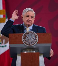 “No está bien”, dice AMLO sobre dichos de Barbosa de que "mujeres no desaparecen"
