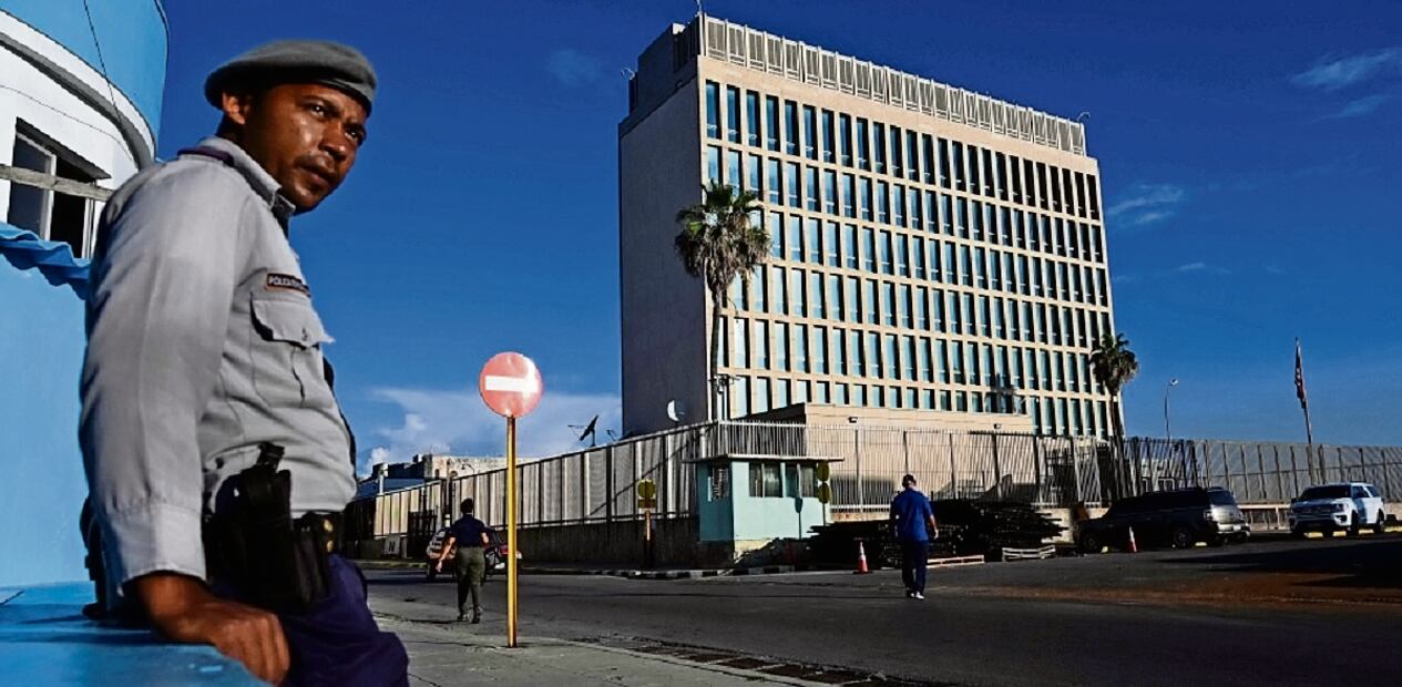 WSJ: CHINA PLANEA INSTALAR BASE ESPÍA