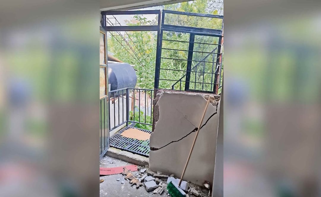 El flamazo por la acumulación de gas afectó cancelería y cristales de la vivienda. Foto: Especial