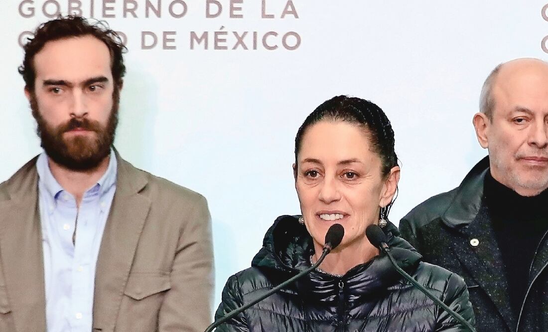 El secretario de Movilidad, Andrés Lajous, la jefa de Gobierno capitalina, Claudia Sheinbaum, y el director general de Servicios de Transportes Eléctricos de la Ciudad de México, Guillermo Calderón Aguilera, en conferencia de prensa. Foto: IRVIN OLIVARES