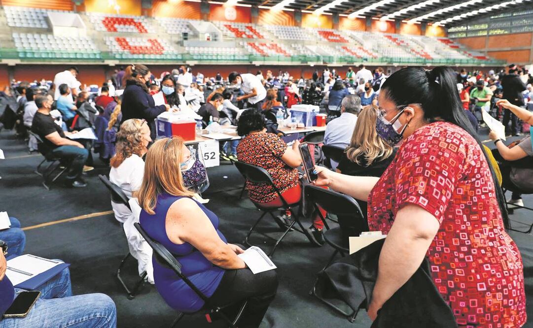 La vacunación continuará en la Sala de Armas y el Censis Marina los días 29, 30 y 31 de marzo. Foto: Archivo/ EL UNIVERSAL.