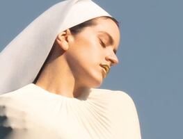 Rosalía explora la mística femenina en Lux, su nuevo álbum