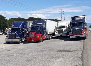 Tráileres quedan varados en el Istmo de Tehuantepec por mal clima