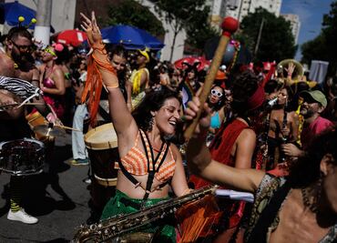 FOTOS: Sao Paulo da inicio al Carnaval de Brasil con desfiles de samba y comparsas callejeras