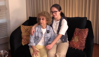 Hija de María Elena Saldaña, confiesa que, aunque trabaja con su mamá, esta no le paga: "tenemos una negociación", argumenta la actriz